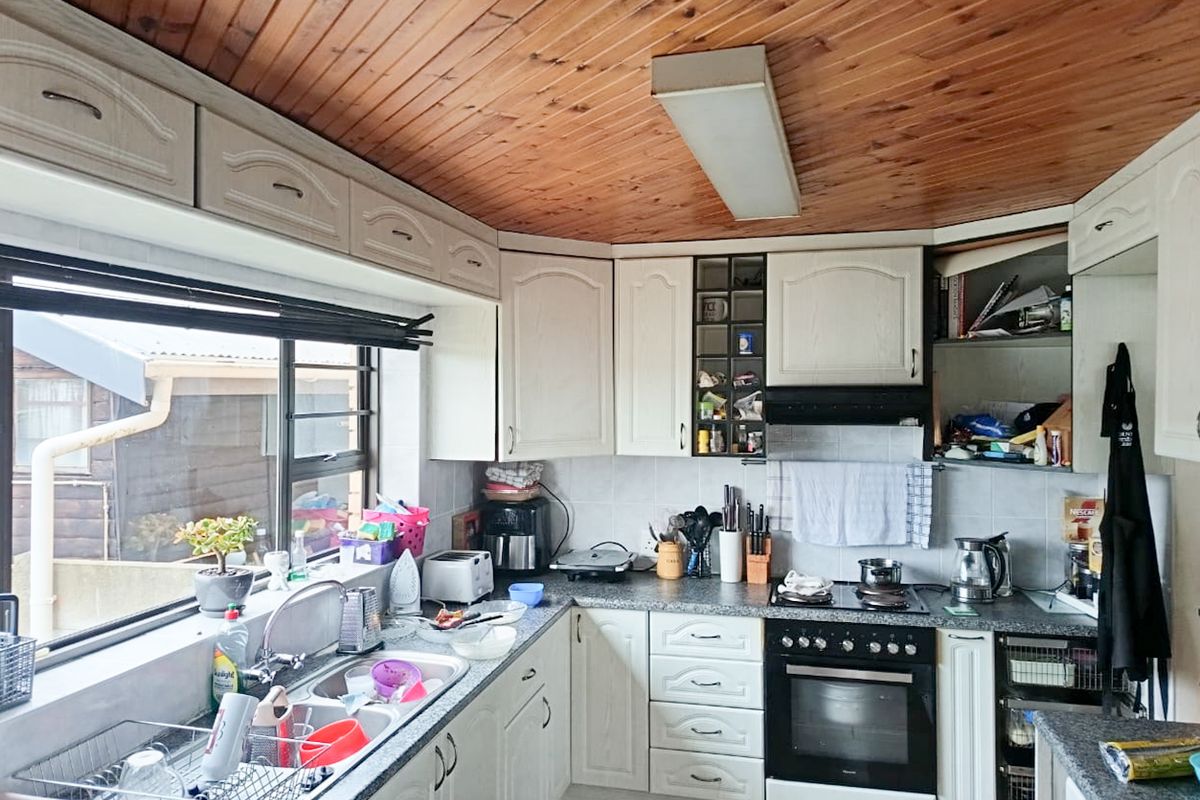 Two homes with separate entrances and spectacular sea views - Photo 5