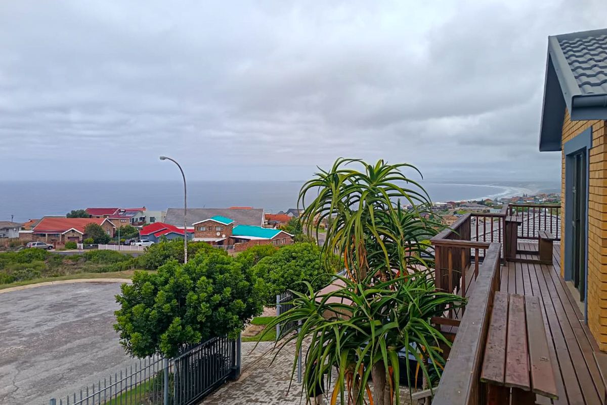 Two homes with separate entrances and spectacular sea views - Photo 3
