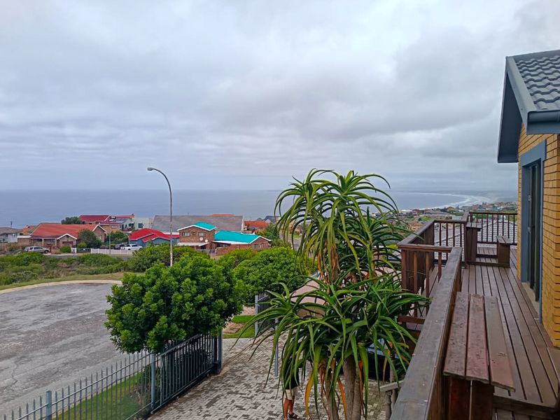Two homes with separate entrances and spectacular sea views - Photo 3
