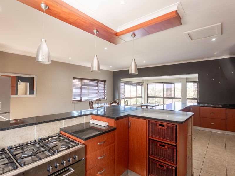 Spacious home in Freeland Park - Photo 7