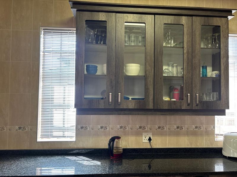 For Sale 3 Bedroom House with a 1 Bedroom cottage on a Double Stand - Photo 10