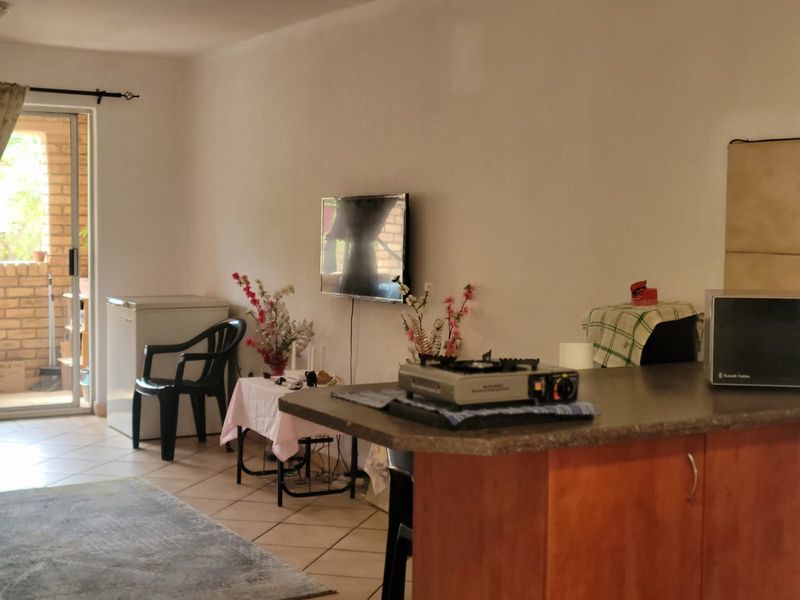 A Hidden Gem!! - Photo 10