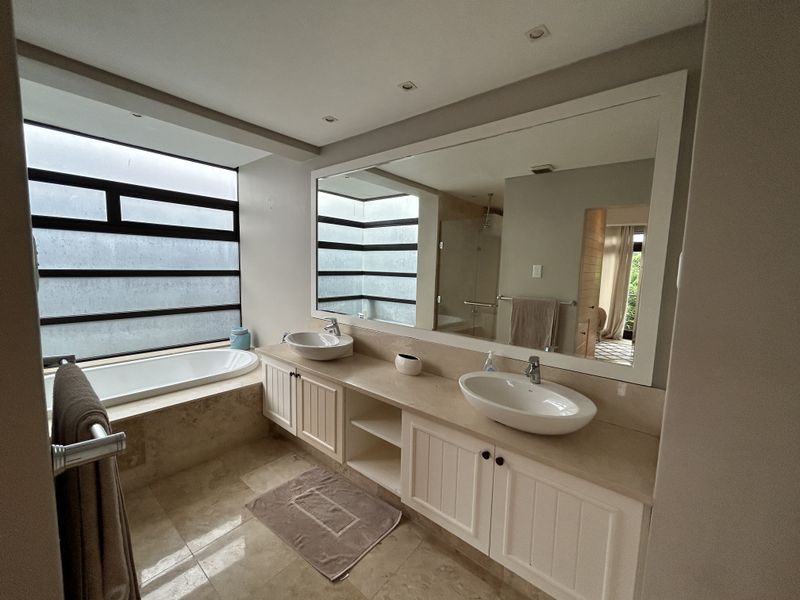 Luxury Apartment on Secure Golf Estate! - Photo 8