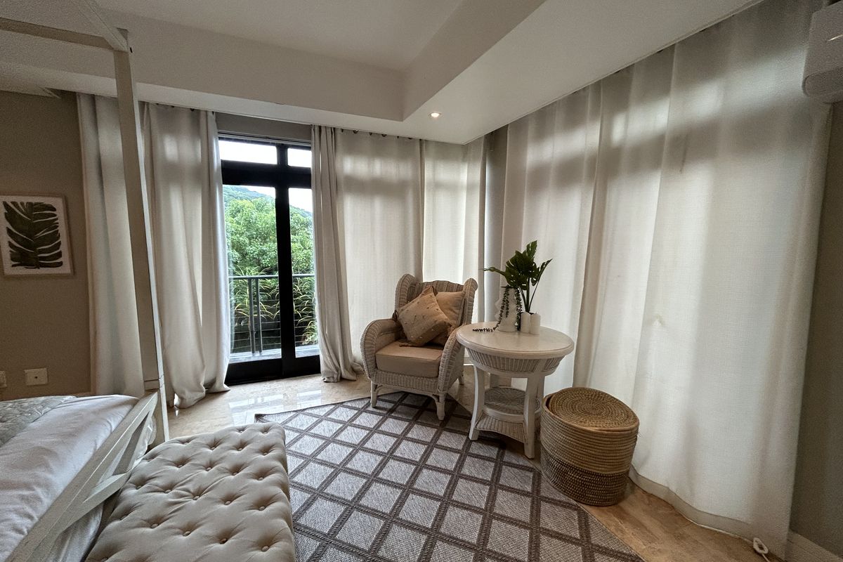 Luxury Apartment on Secure Golf Estate! - Photo 5