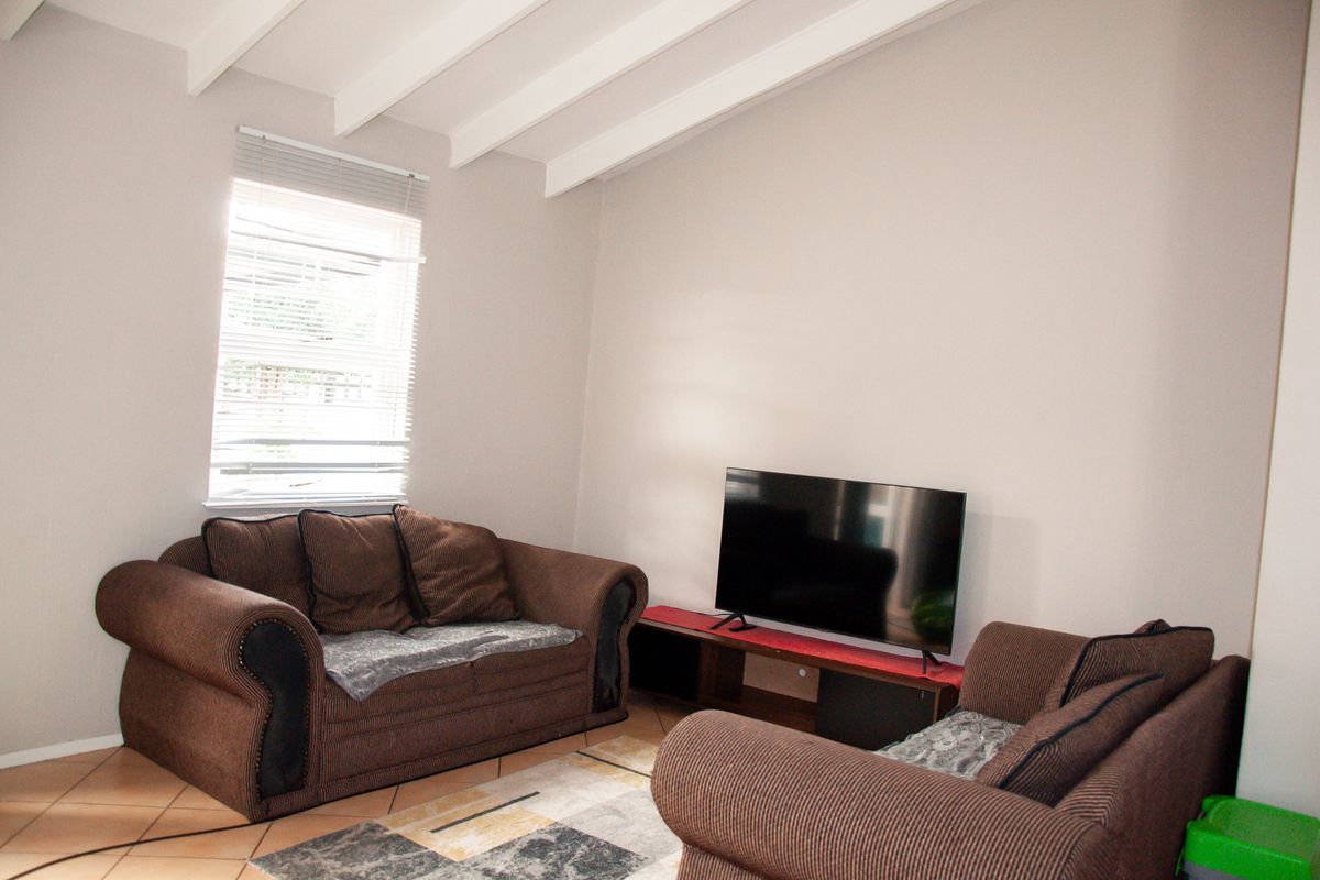 Private, Easy-Care Lifestyle For R1 200 000 - Photo 4