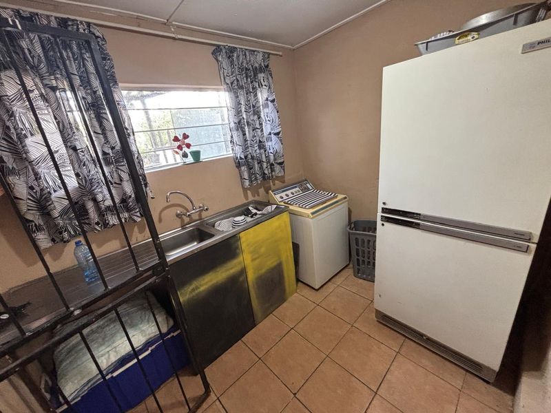 3-Bedroom House for Sale in Homelake – Endless Potential! - Photo 7