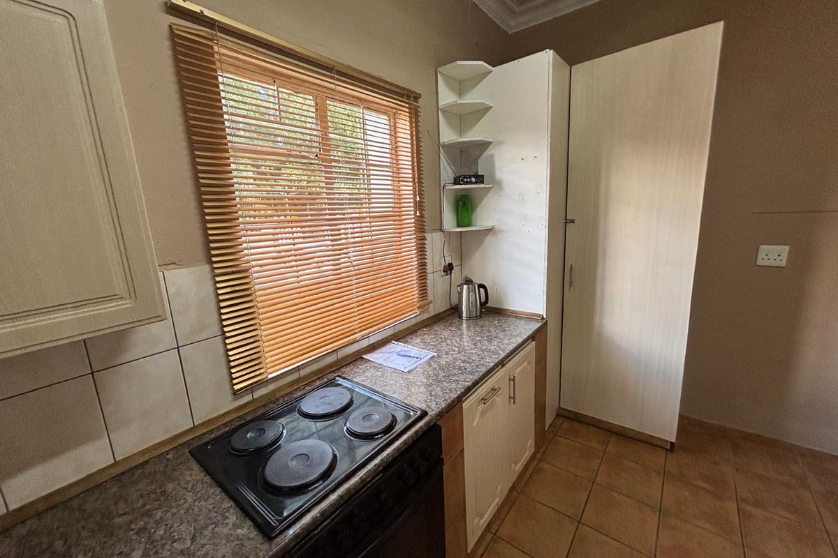 3-Bedroom House for Sale in Homelake – Endless Potential! - Photo 5