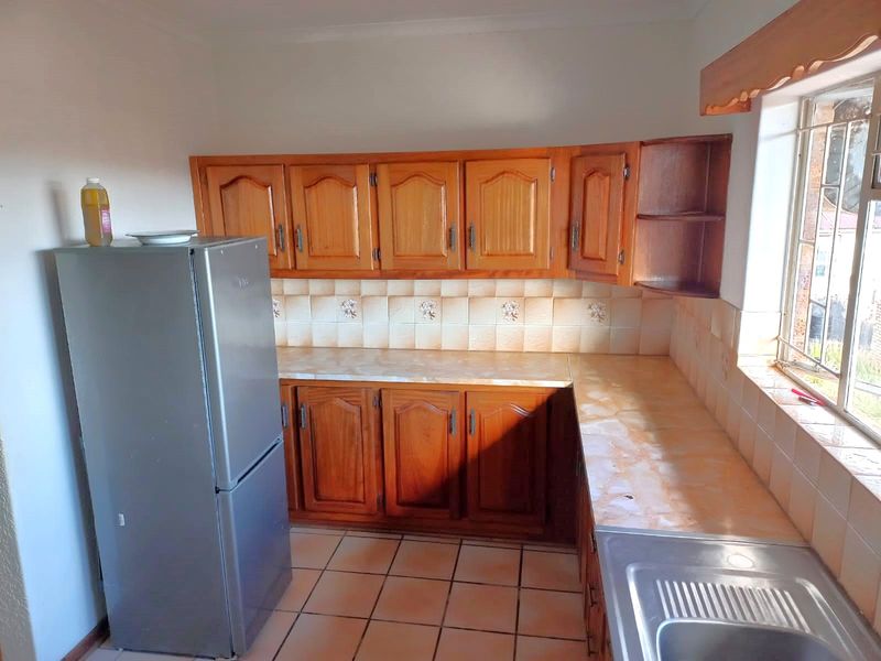 2-Bedroom Apartment in the Heart of Potchefstroom - Photo 3