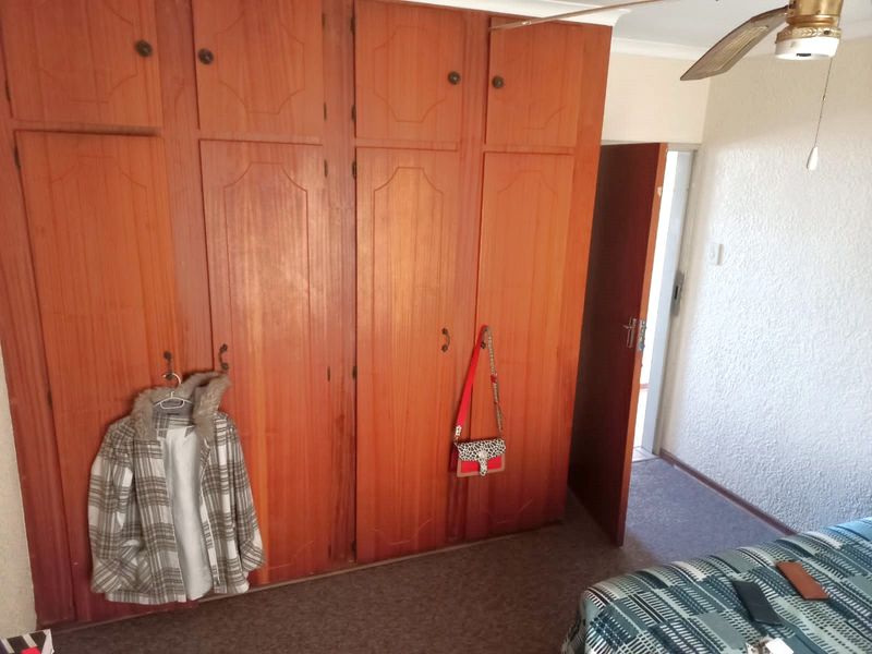 2-Bedroom Apartment in the Heart of Potchefstroom - Photo 8