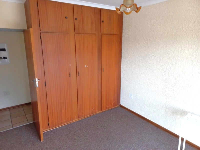 2-Bedroom Apartment in the Heart of Potchefstroom - Photo 7