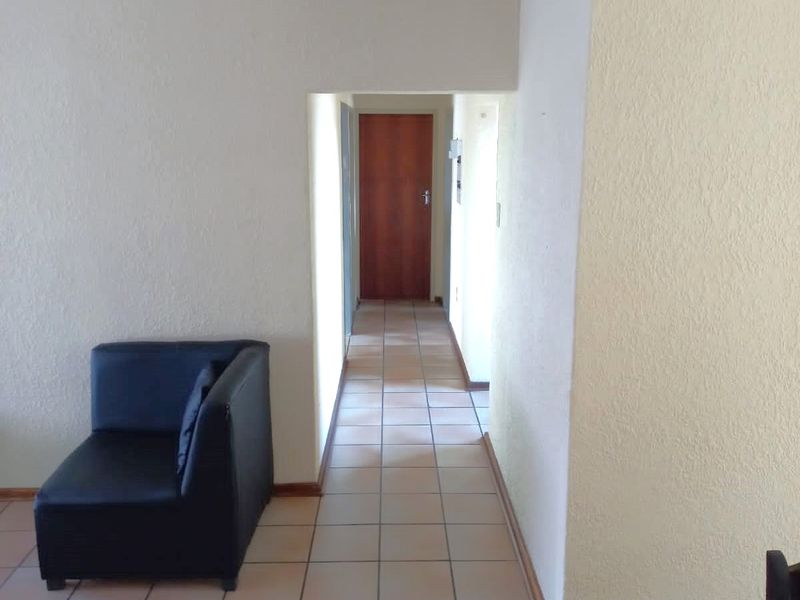 2-Bedroom Apartment in the Heart of Potchefstroom - Photo 6