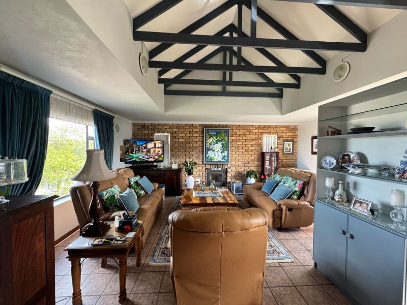 Stunning Hillside Retreat with Breathtaking Views - Photo 10