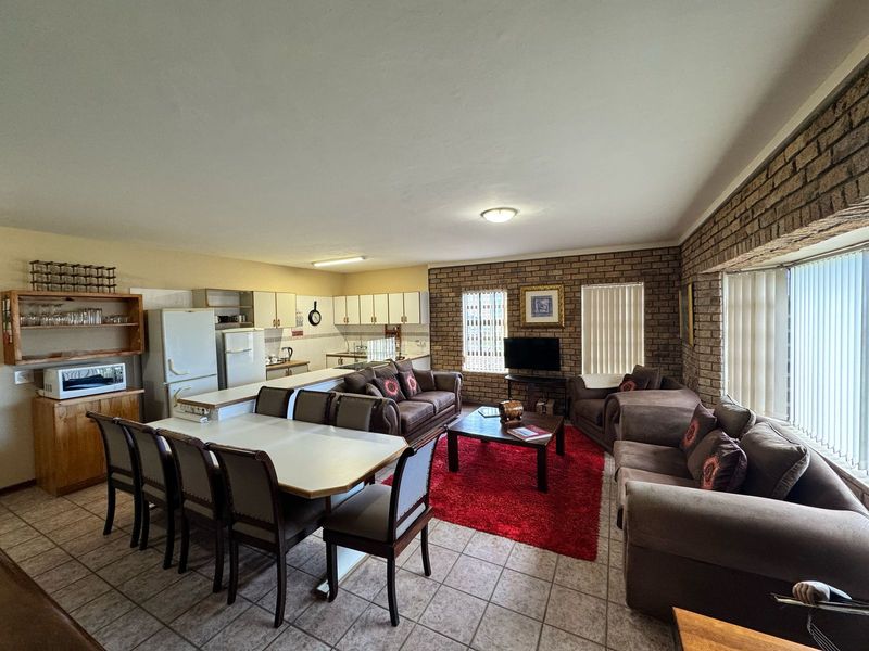 Stunning Hillside Retreat with Breathtaking Views - Photo 9