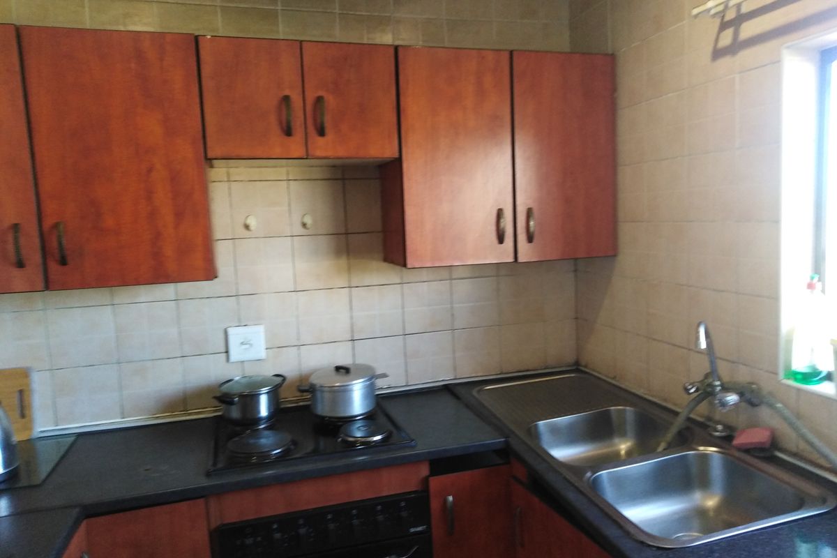 Lovely flat in upmarket estate - Photo 4