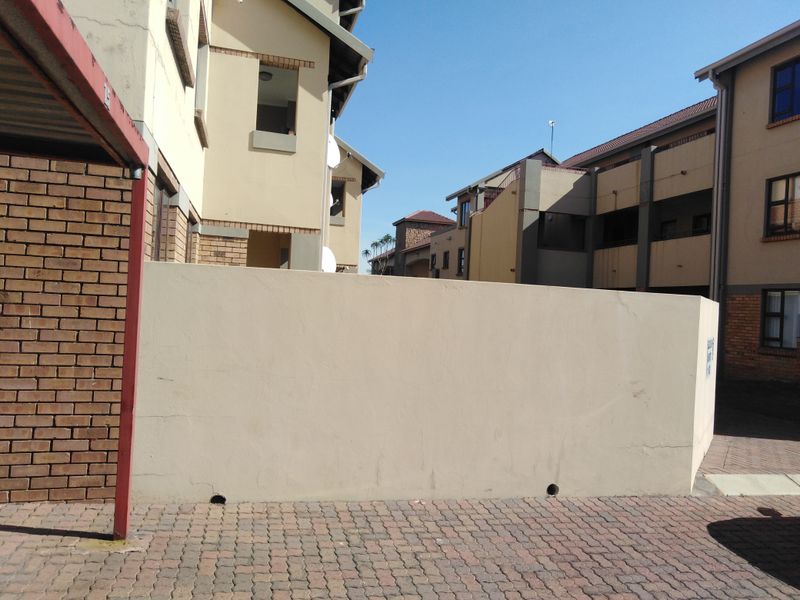 Lovely flat in upmarket estate - Photo 10