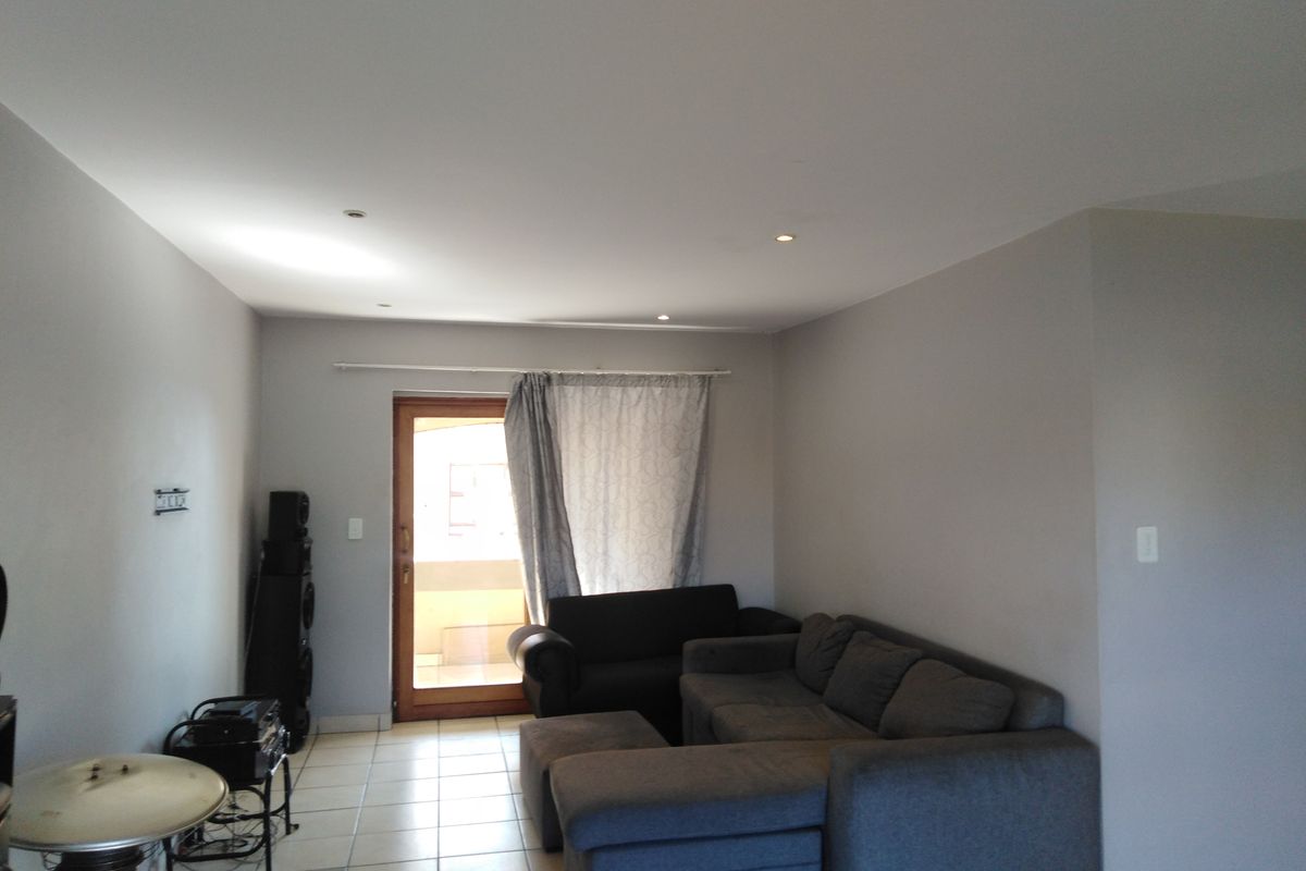 Lovely flat in upmarket estate - Photo 5