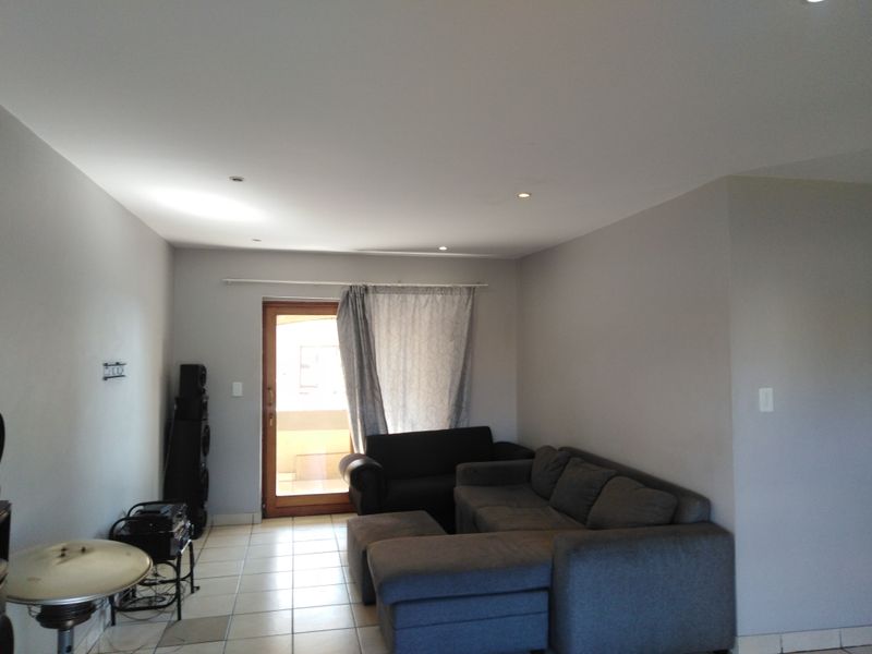 Lovely flat in upmarket estate - Photo 5