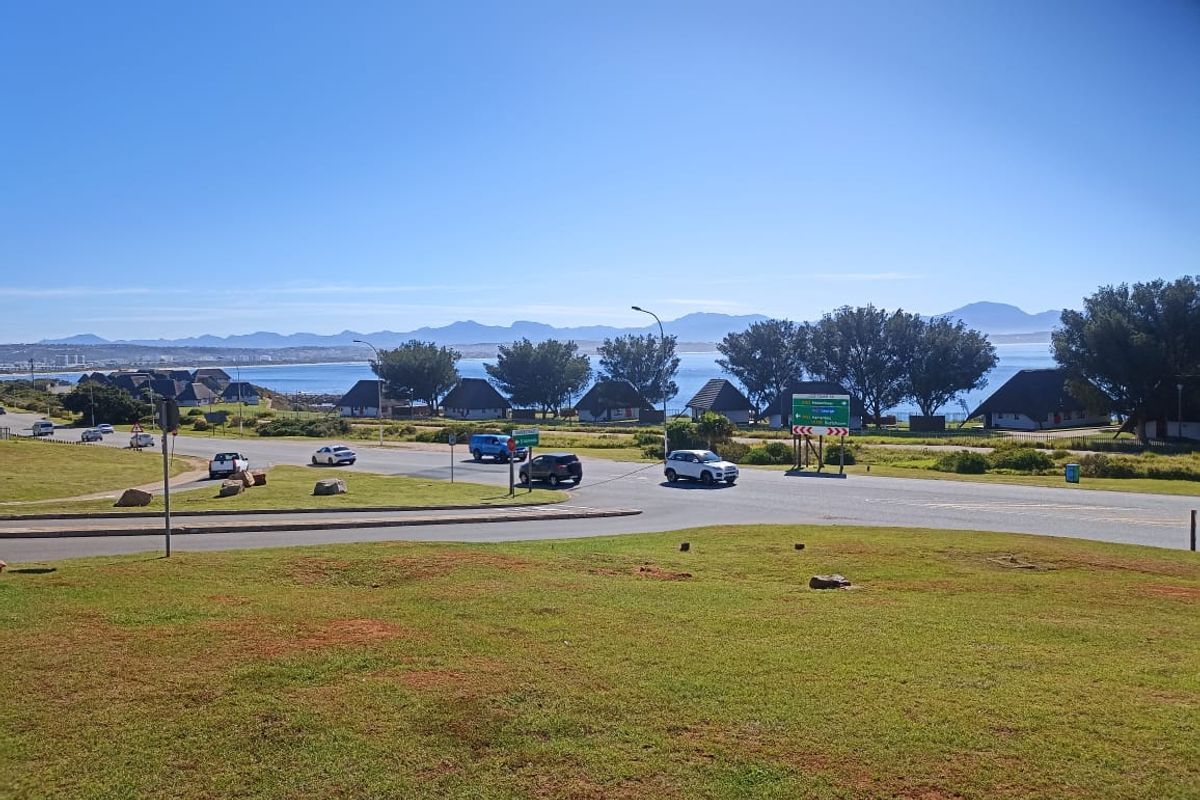 Sea View Apartment in De Bakke – Coastal Living at Its Best - Photo 4