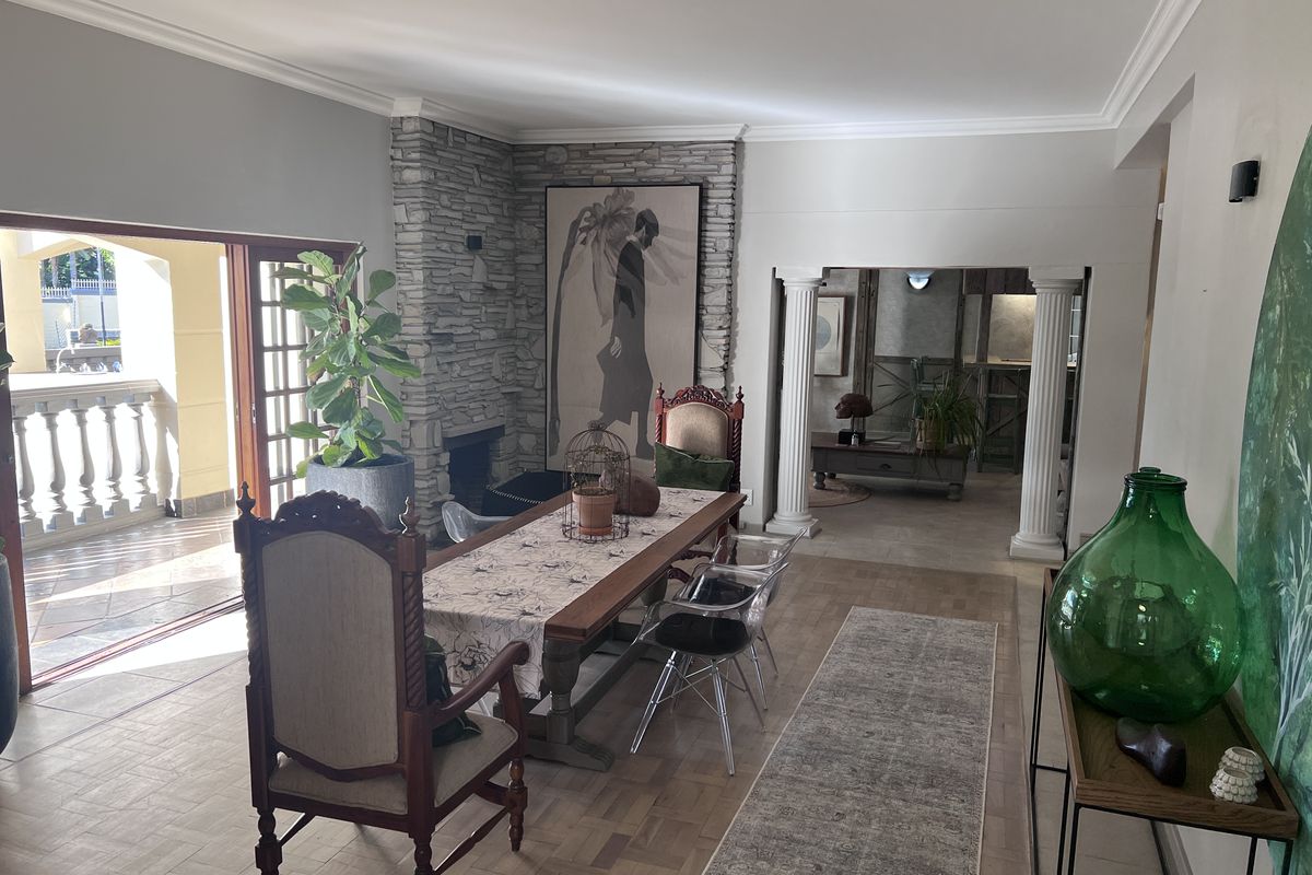 Prestigious 4 Bedroom Residence for sale in Waterkloof Ridge - Photo 5