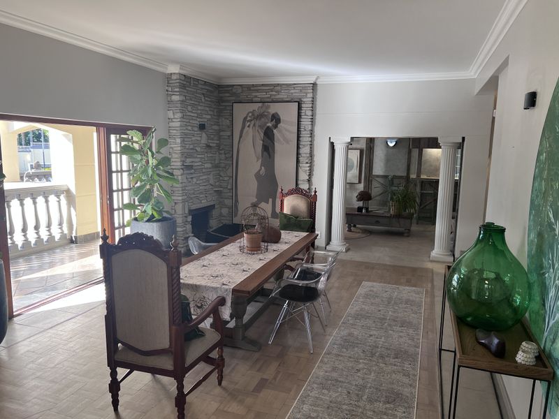 Prestigious 4 Bedroom Residence for sale in Waterkloof Ridge - Photo 5