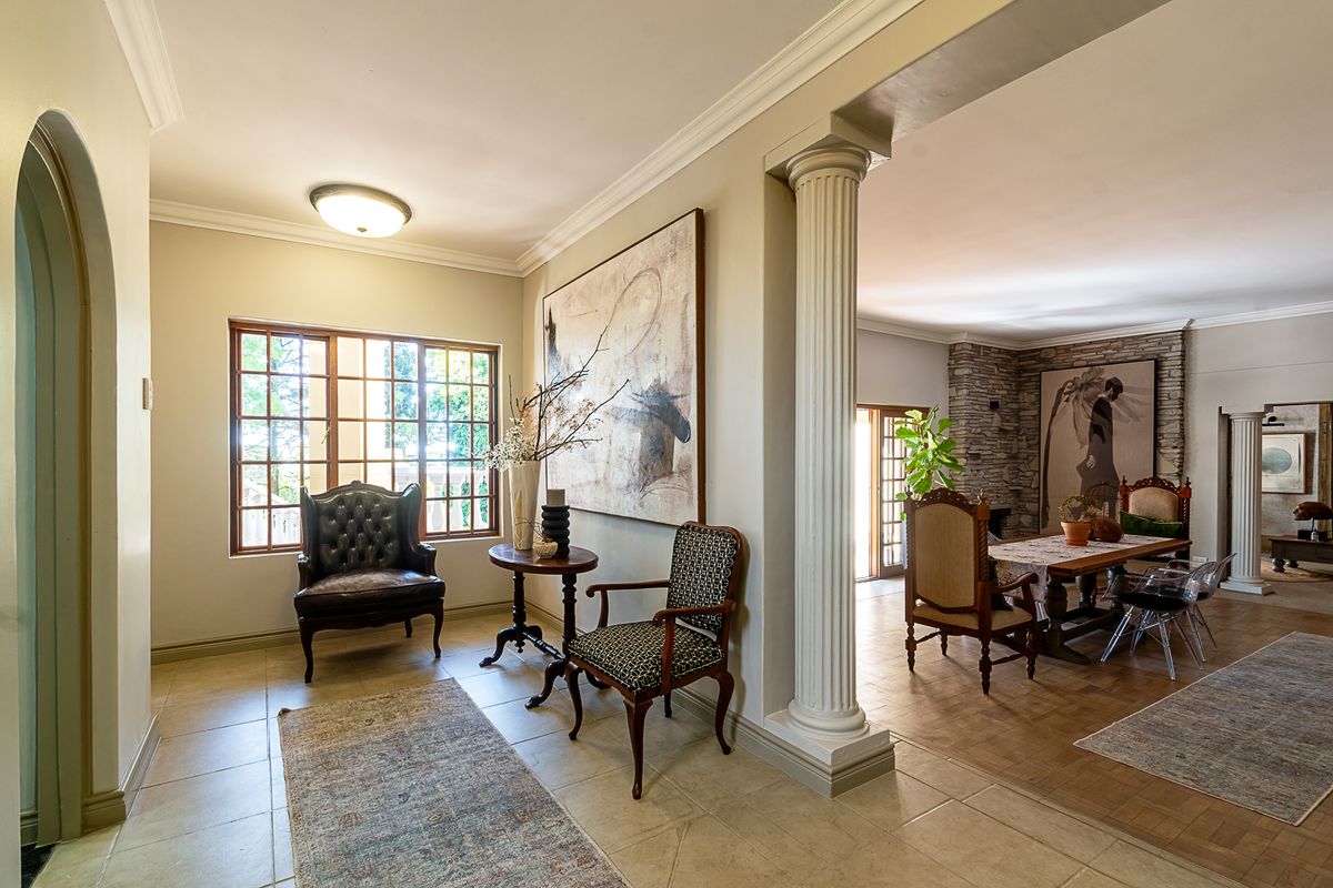 Prestigious 4 Bedroom Residence for sale in Waterkloof Ridge - Photo 4