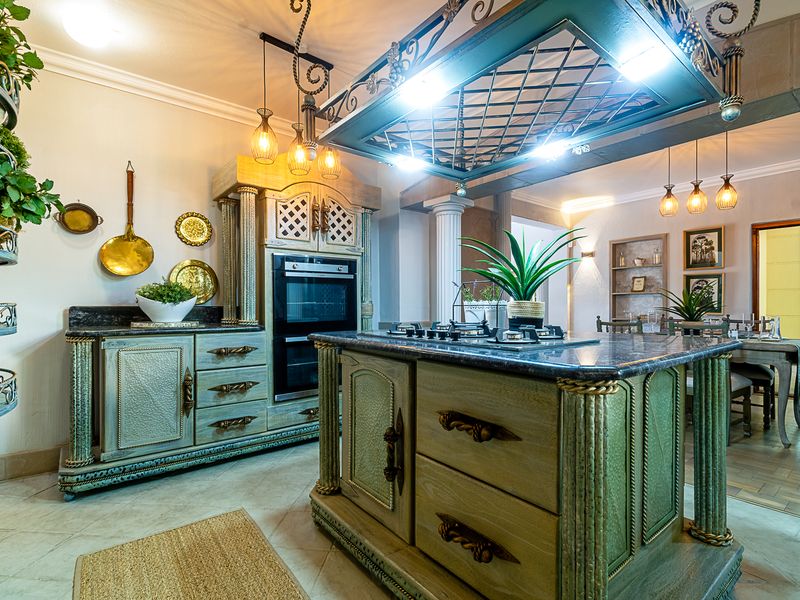 Prestigious 4 Bedroom Residence for sale in Waterkloof Ridge - Photo 9