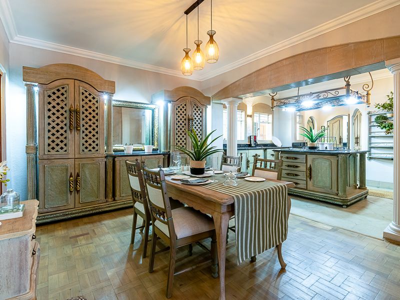 Prestigious 4 Bedroom Residence for sale in Waterkloof Ridge - Photo 10