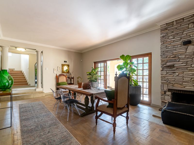 Prestigious 4 Bedroom Residence for sale in Waterkloof Ridge - Photo 6