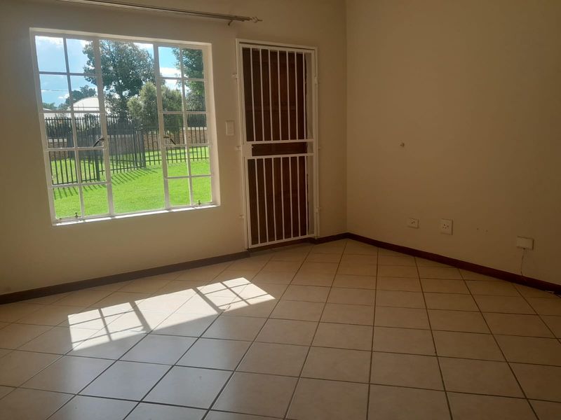 Spacious 2 Bed 2 Bath Ground Floor Apartment - Photo 8