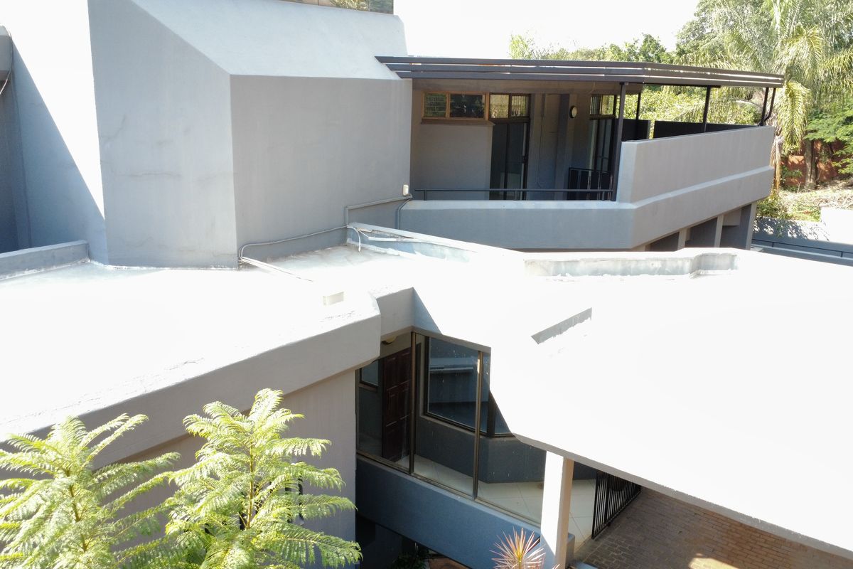 Live Large or Invest Bigger – Endless Possibilities Await in Florauna!" - Photo 5