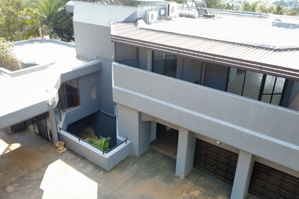 Live Large or Invest Bigger – Endless Possibilities Await in Florauna!" - Photo 4