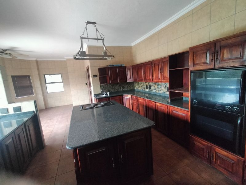 Live Large or Invest Bigger – Endless Possibilities Await in Florauna!" - Photo 10