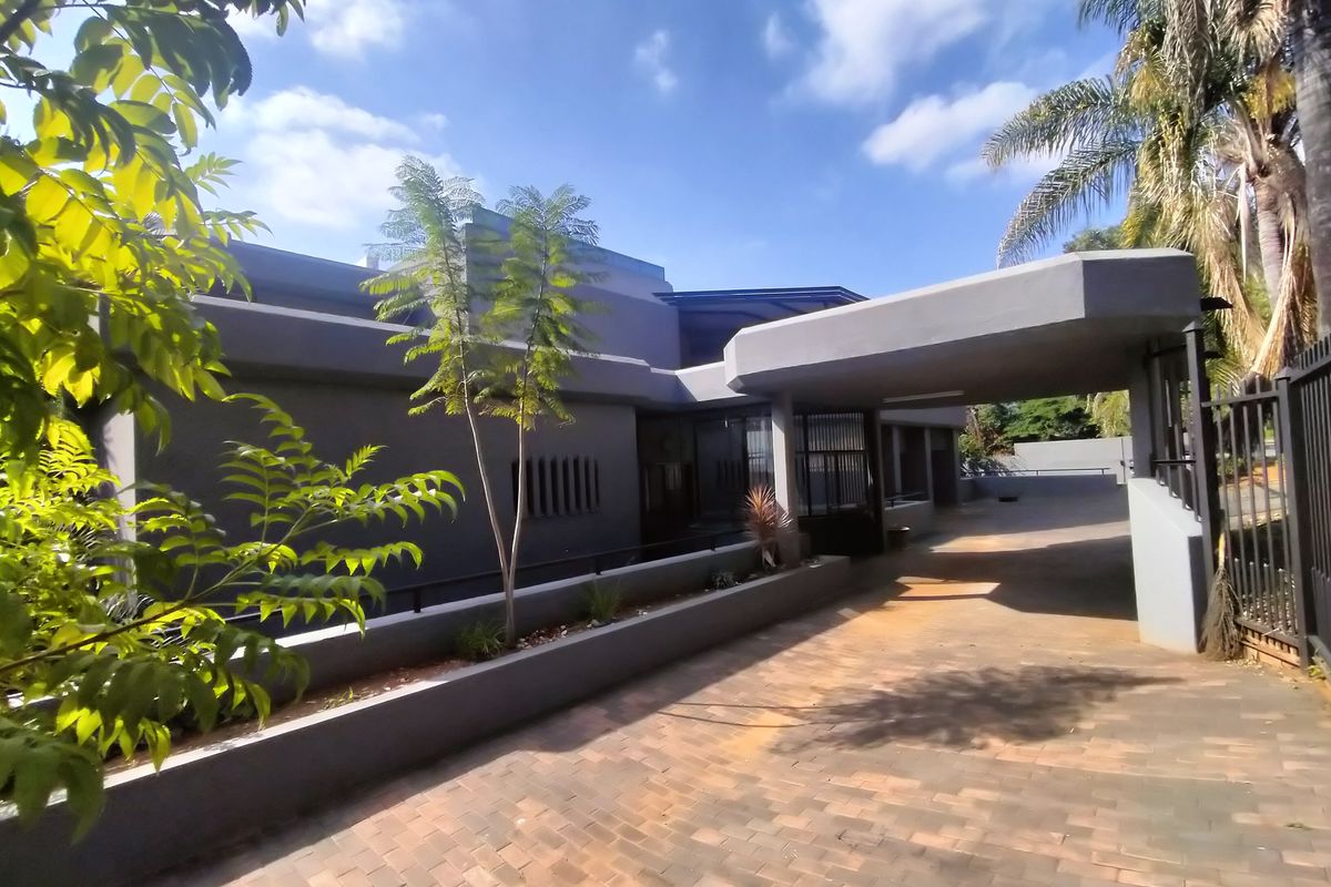 Live Large or Invest Bigger – Endless Possibilities Await in Florauna!" - Photo 2