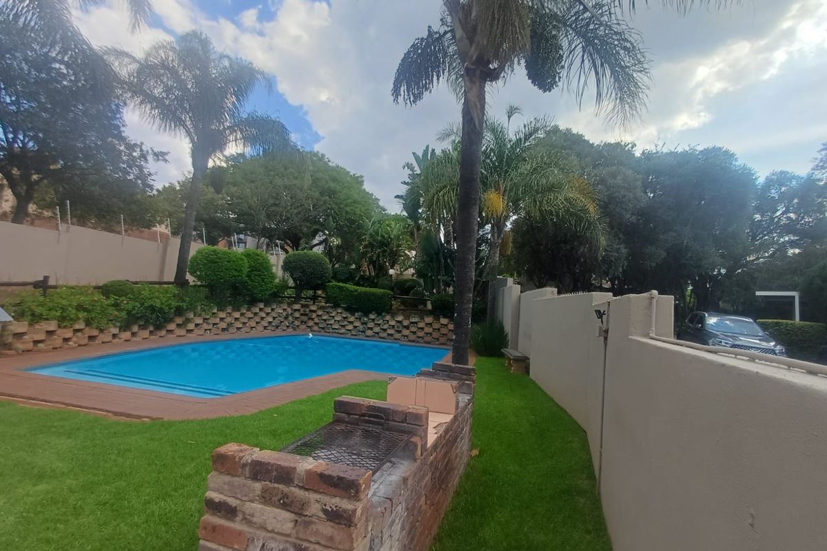 Do not buy this property if you do not want tranquility - Photo 2