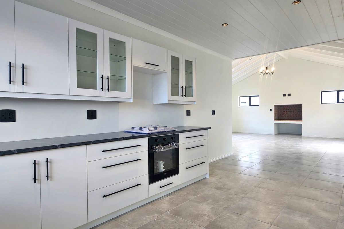 Modern Comfort Meets Countryside Charm - Photo 3