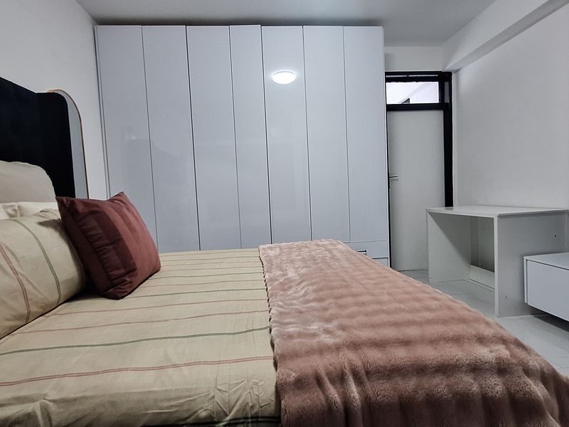 Young Professional Living — Your Spacious, Modern and Newly Renovated - Photo 10