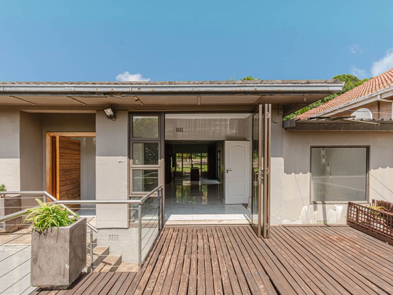 Beautiful Family Home in Prime Location - Photo 3