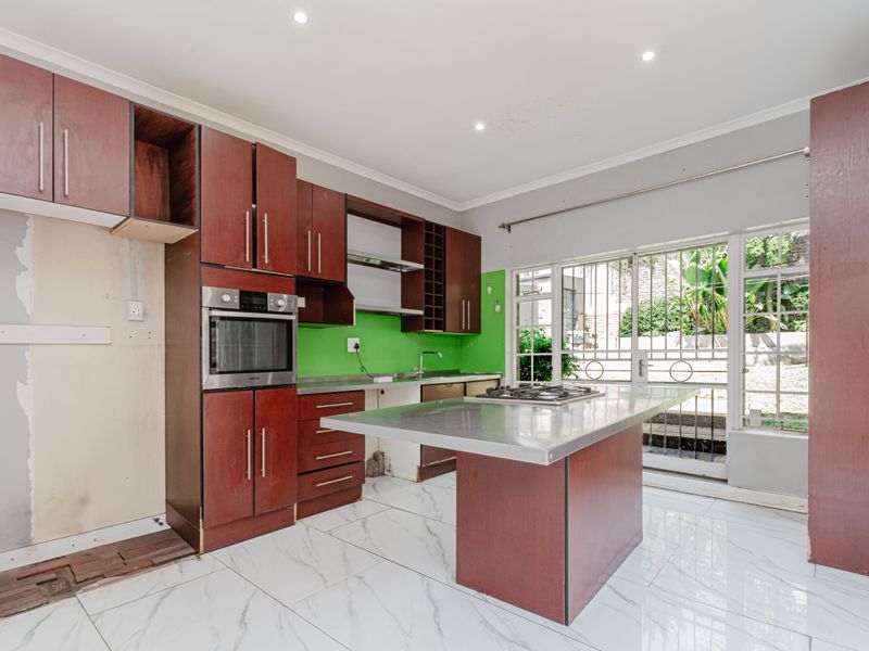 Beautiful Family Home in Prime Location - Photo 5