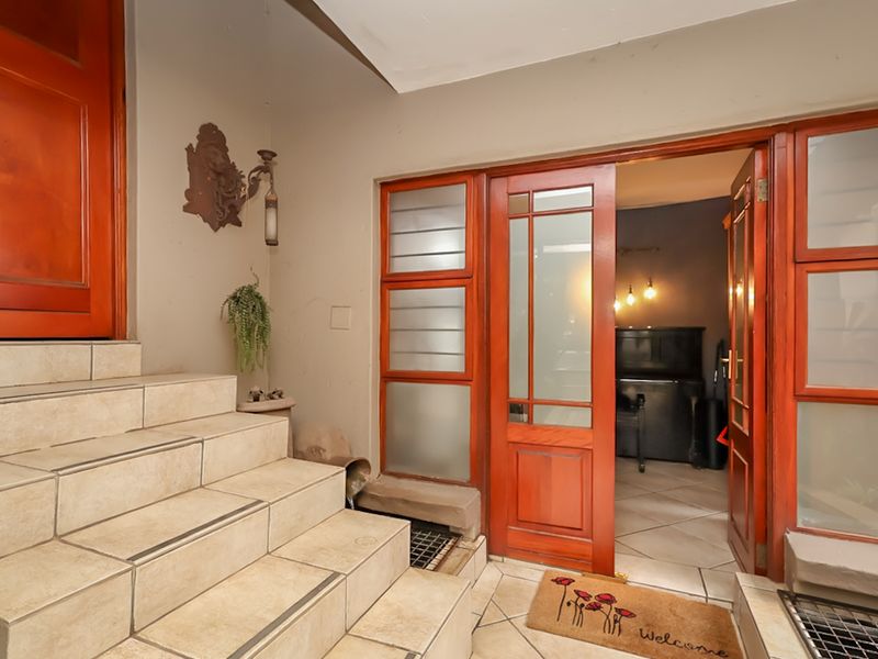 Luxury Living. Unmatched Views. A Home That Demands Attention - Photo 3