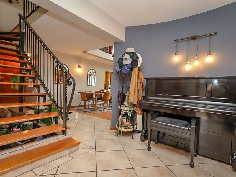 Luxury Living. Unmatched Views. A Home That Demands Attention - Photo 4