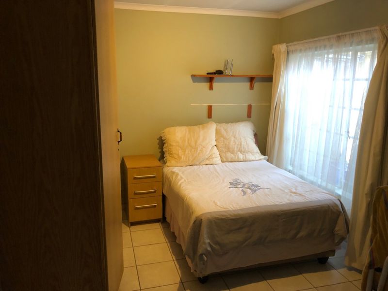 Amazing Lock up and go property - Photo 9