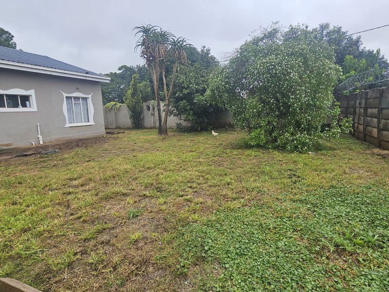 Charming 3-Bedroom Family Home with Versatile Living Spaces - Photo 3