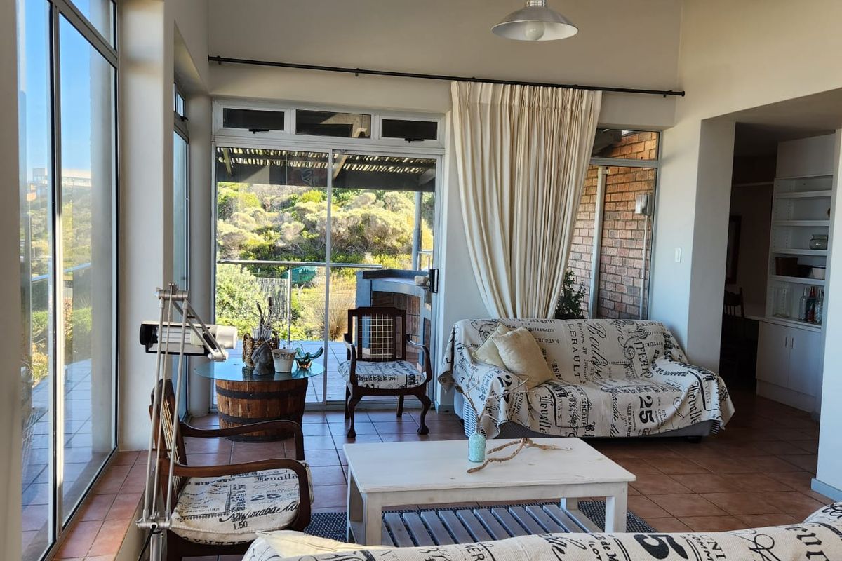 SEASIDE LUXURY IN JONGENSFONTEIN – BREATHTAKING OCEAN VIEWS! - Photo 3
