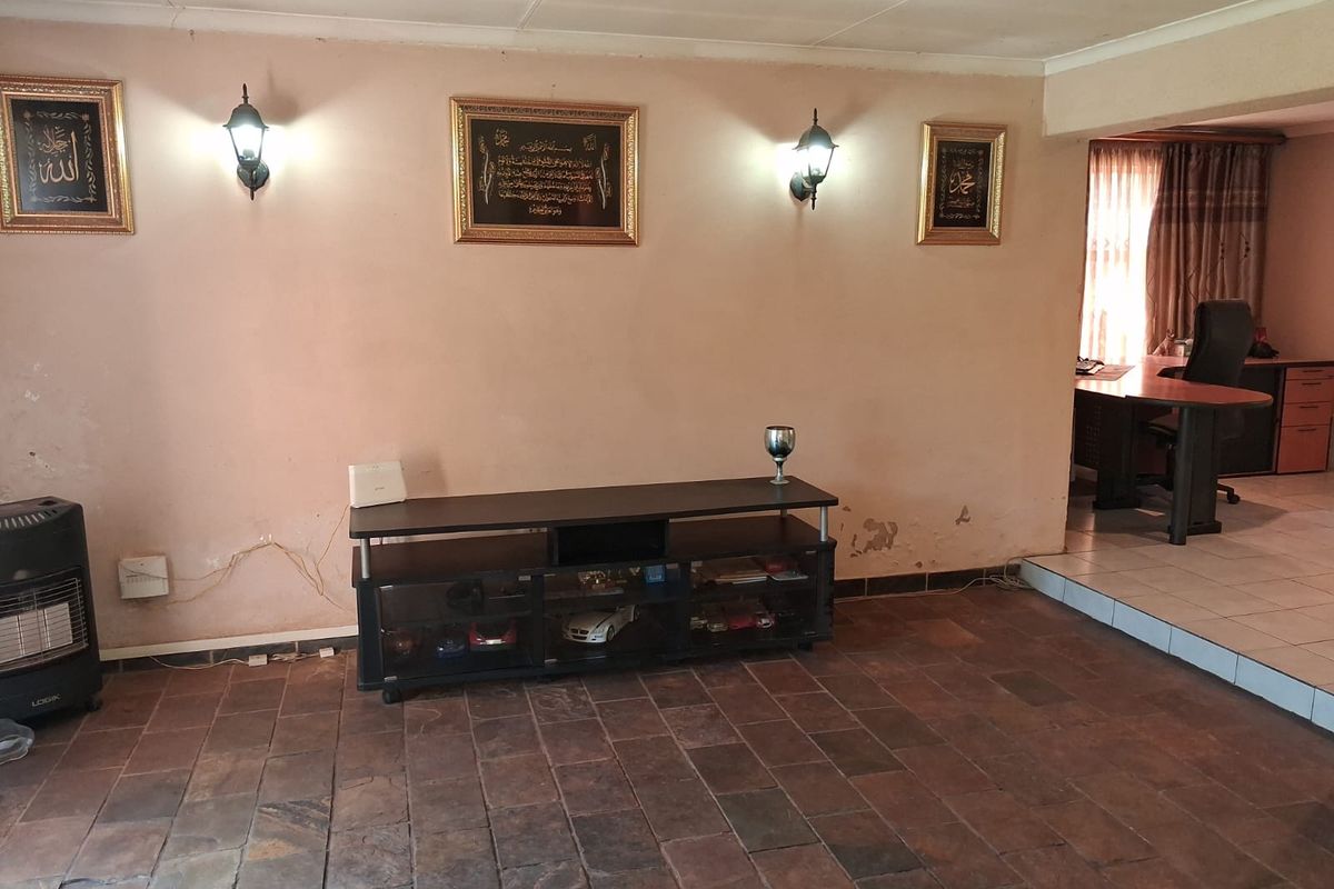 Space, Potential & Location! Create Your Dream Home in a Prime Spot - Photo 5