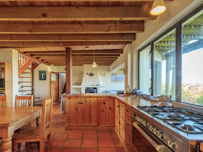 Magnificent Seafront Home in Suiderstrand - Photo 7