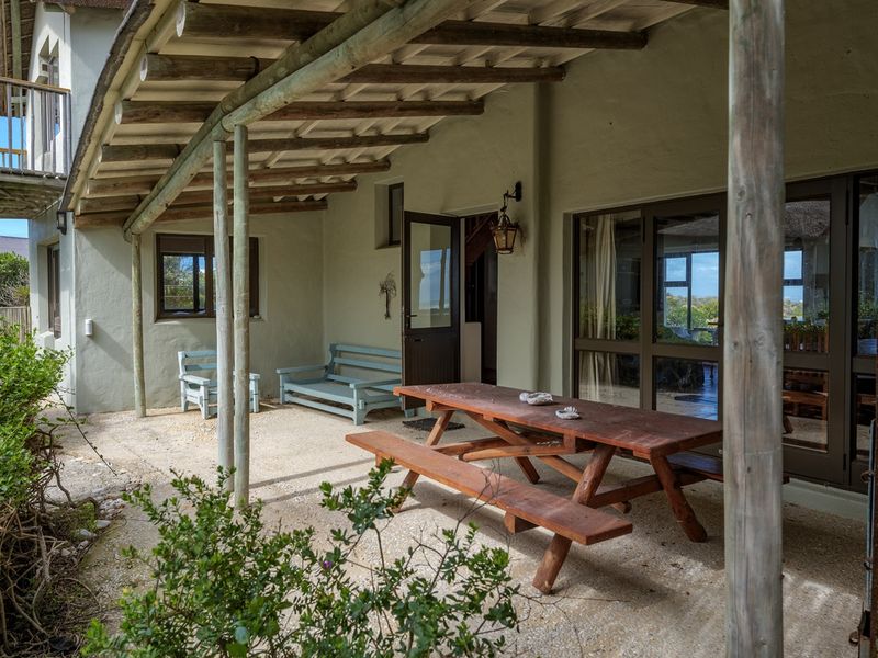 Magnificent Seafront Home in Suiderstrand - Photo 5