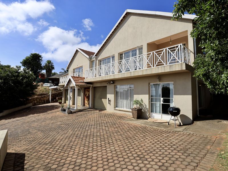 4 BEDROOM HOUSE PLUS 1 BEDROOM FLATLET IN ROODEKRANS R25 000 PM - Photo 3