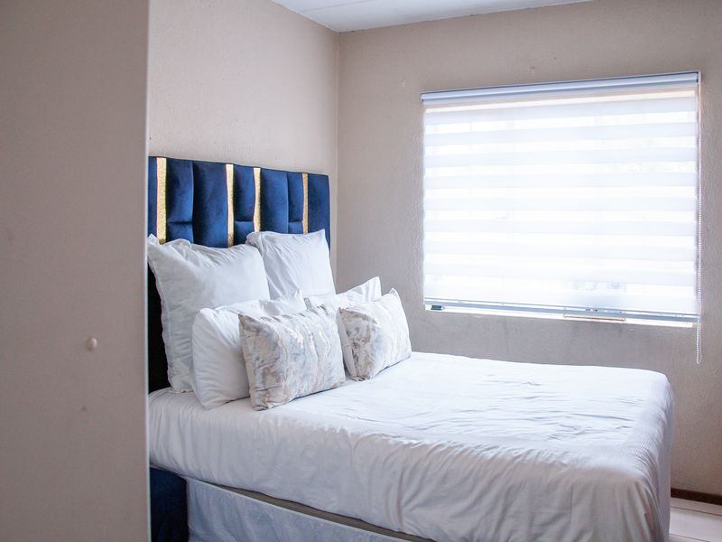 Attractive First Floor Apartment in Eton Close Complex - Photo 8