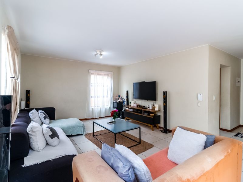 Stylish Duplex – Modern Comfort Living - Photo 6