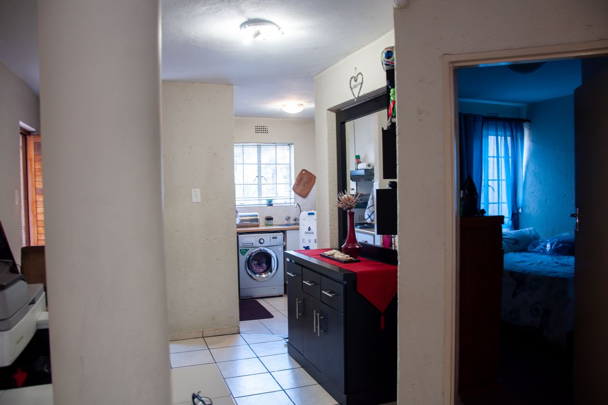 A Master of a Home - Photo 5